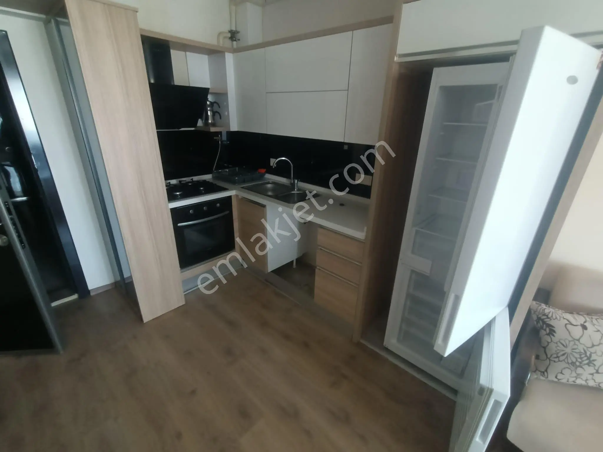 Merkezi Konumda Full Eşyalı Bakımlı Doğalgazlı 2+1 Daire - Görsel 6