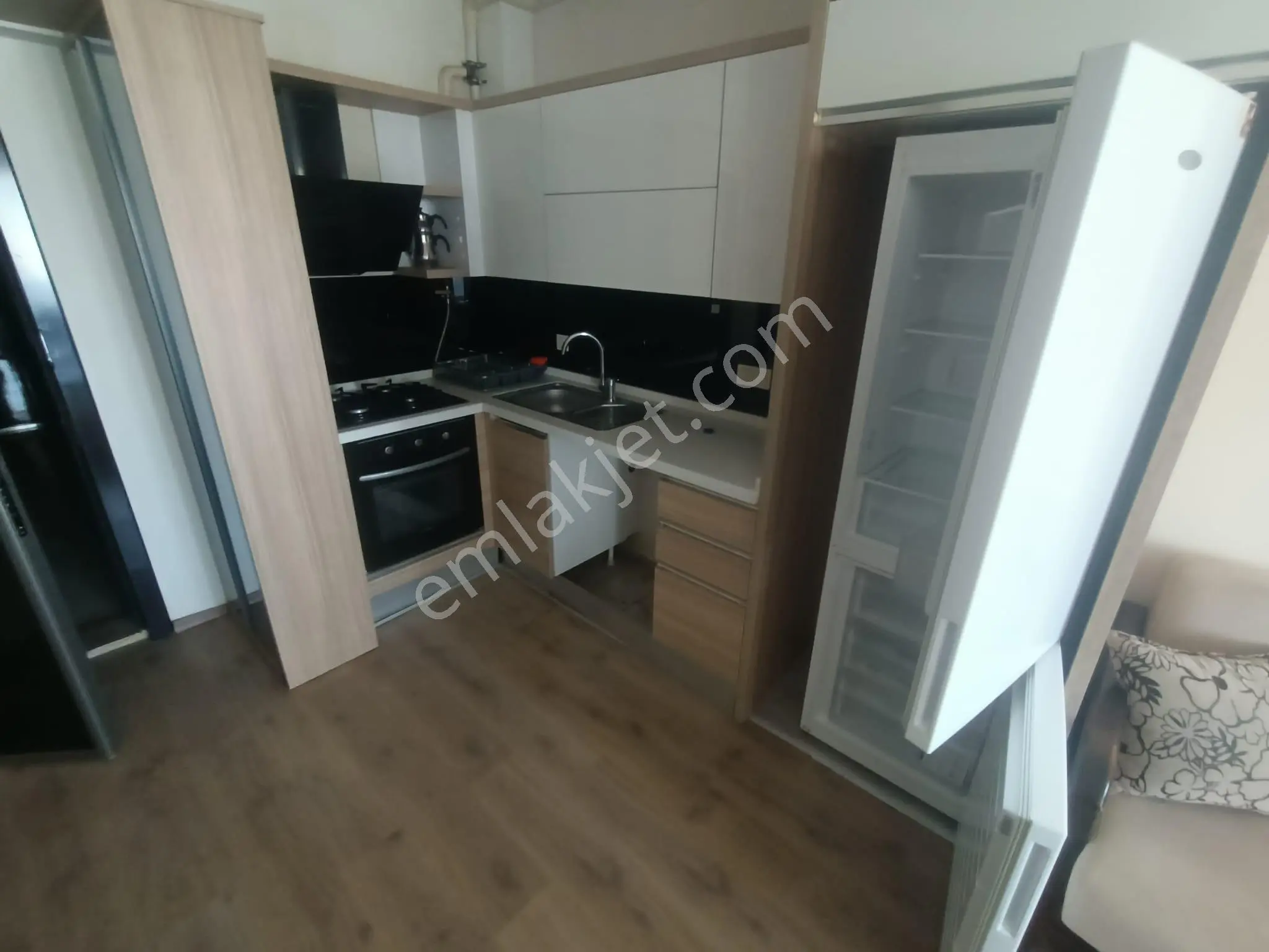 Merkezi Konumda Full Eşyalı Bakımlı Doğalgazlı 2+1 Daire - Görsel 4