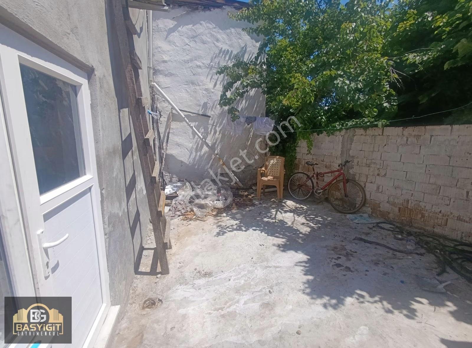 Hashocamh.köylü Parkı Yakını 35m2. Tadilatlı Satılık Müstakil Ev - Görsel 3