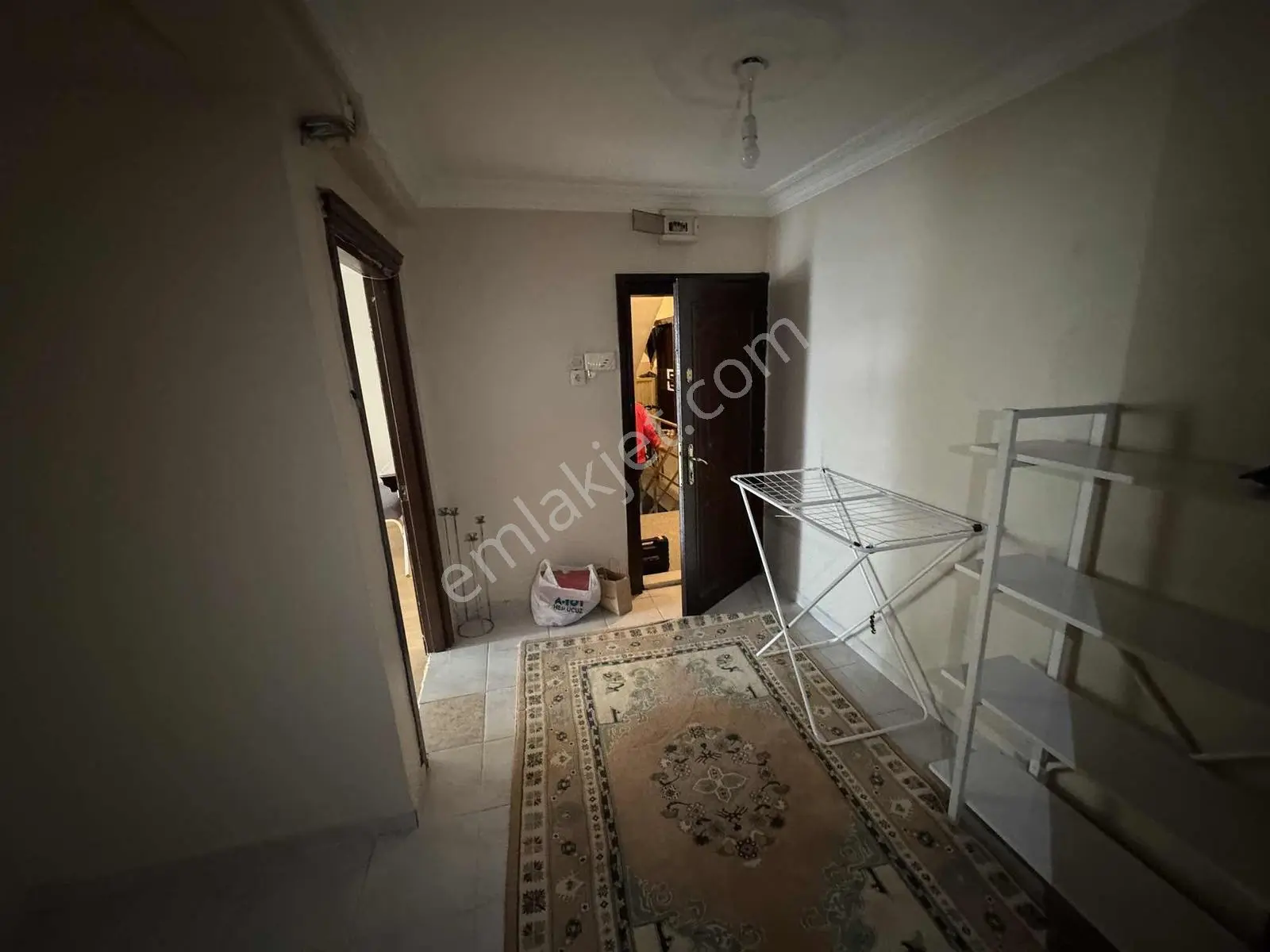 Avcılar Merkeze Çok Yakın Eşyalı Ara Kat Ön Cephe Daire - Görsel 3
