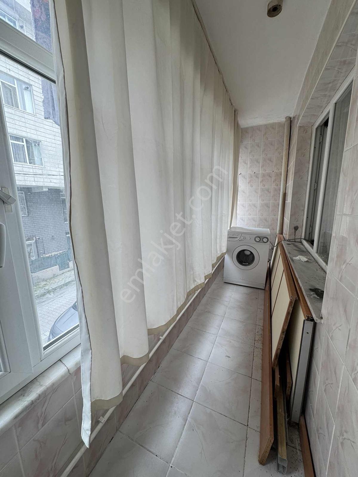 Avcılar Merkeze Çok Yakın Eşyalı Ara Kat Ön Cephe Daire - Görsel 8