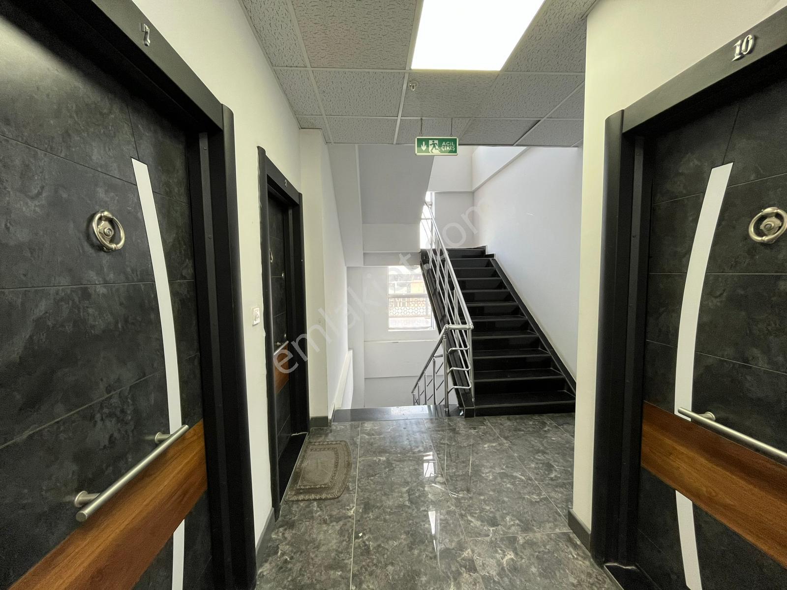 Remax Mavi'den Adapazarı Merkezde Kiralık Ofis - Görsel 18