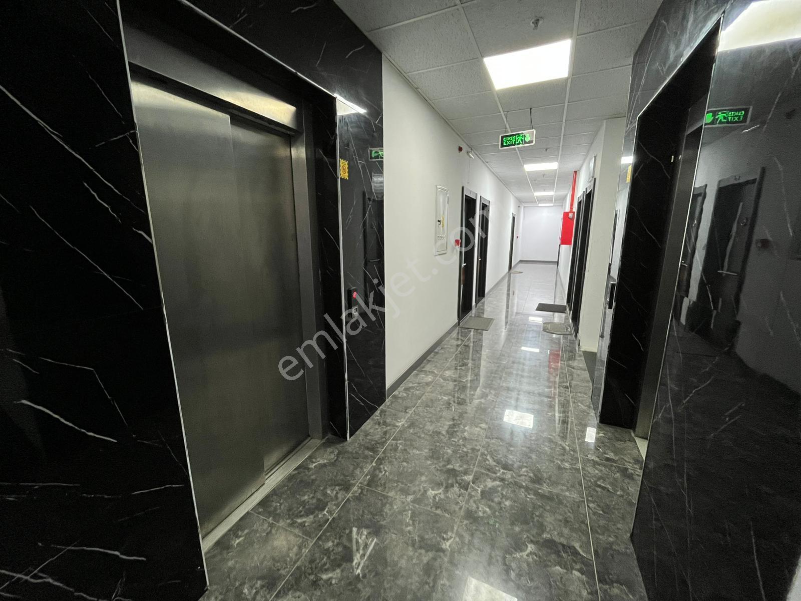 Remax Mavi'den Adapazarı Merkezde Kiralık Ofis - Görsel 20