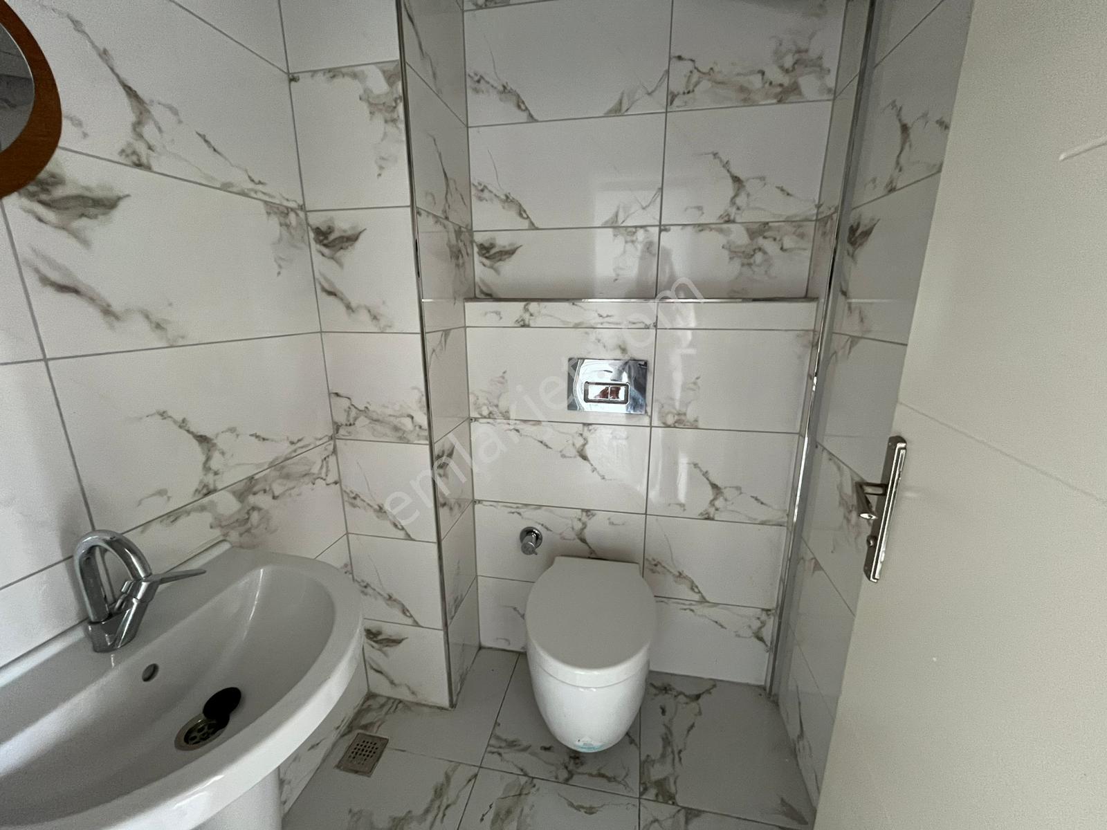 Remax Mavi'den Adapazarı Merkezde Kiralık Ofis - Görsel 10