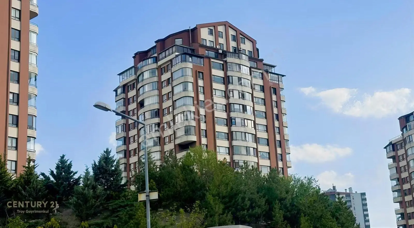 Baktıkça Hayallere Daldıran Eşsiz Şehir Ve Orman Manzarası - Görsel 3
