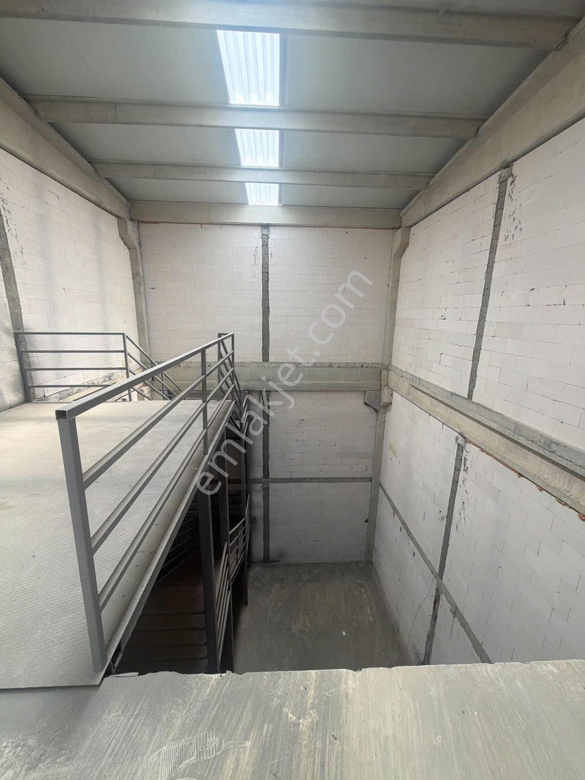 Rüzgar Emlak'tan Model Sanayi Sitesi 230 M2 Kiralık İmalathane - Görsel 3