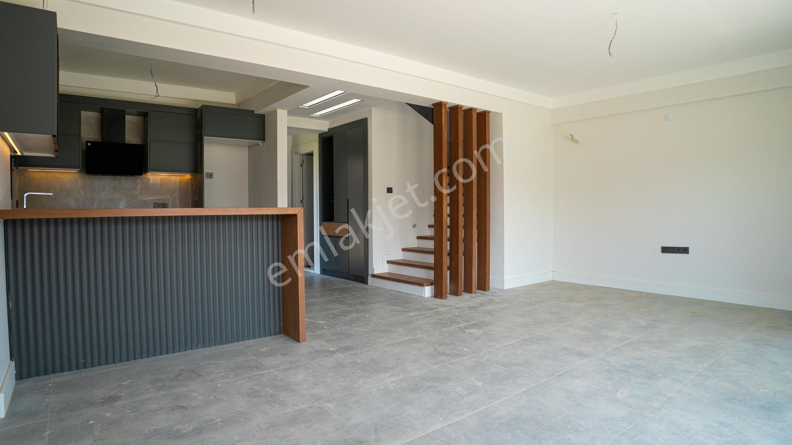 Çandarlı'da Denize Yakın , Site İçi , Havuzlu , Otoparklı Villa - Görsel 11