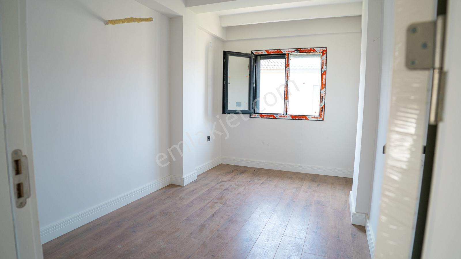 Çandarlı'da Denize Yakın , Site İçi , Havuzlu , Otoparklı Villa - Görsel 8
