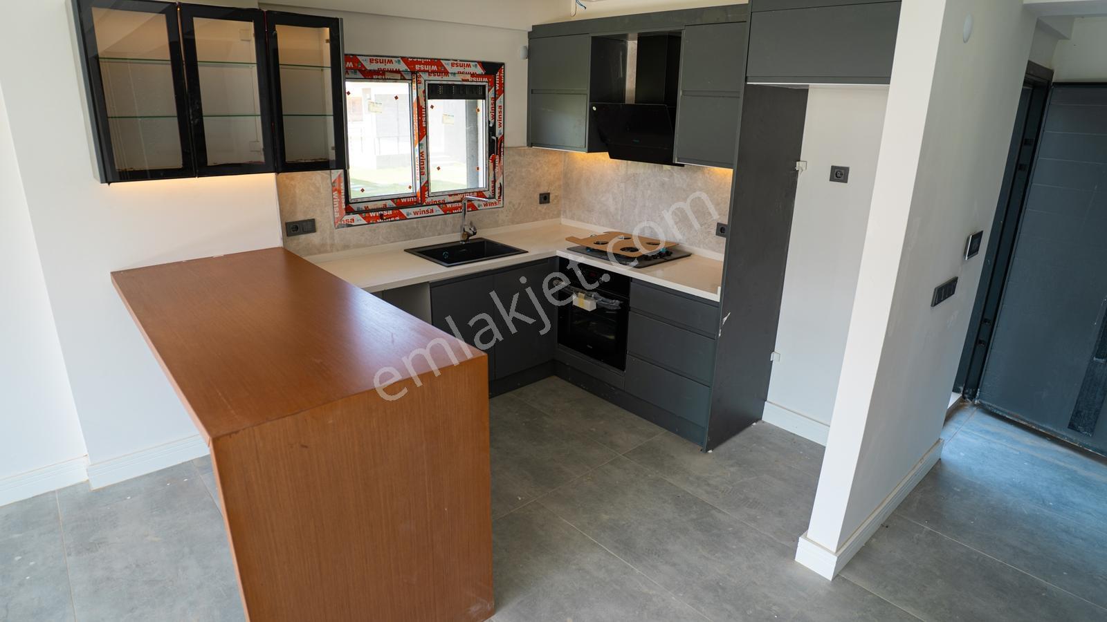 Çandarlı'da Denize Yakın , Site İçi , Havuzlu , Otoparklı Villa - Görsel 5