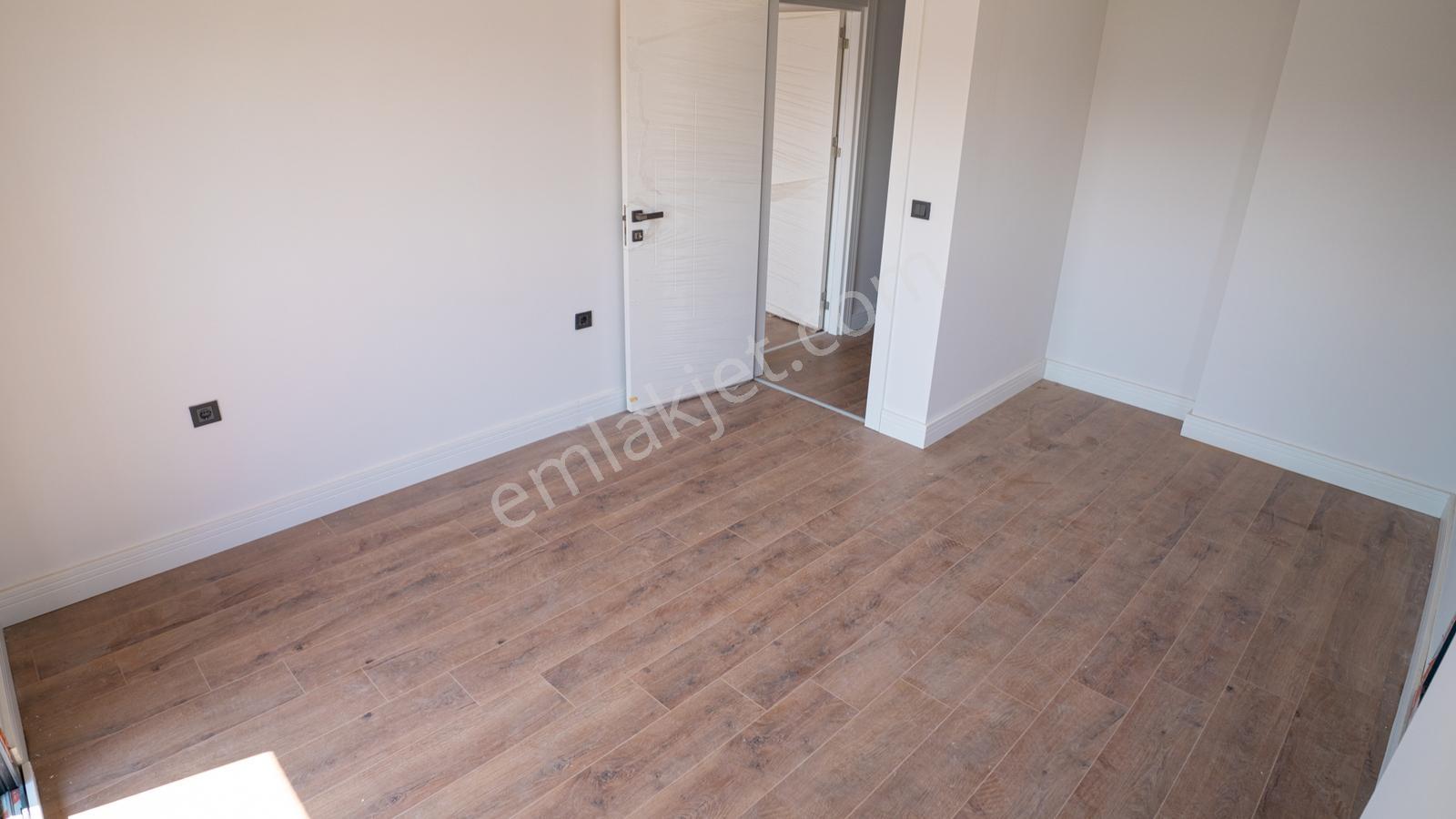 Çandarlı'da Denize Yakın , Site İçi , Havuzlu , Otoparklı Villa - Görsel 15