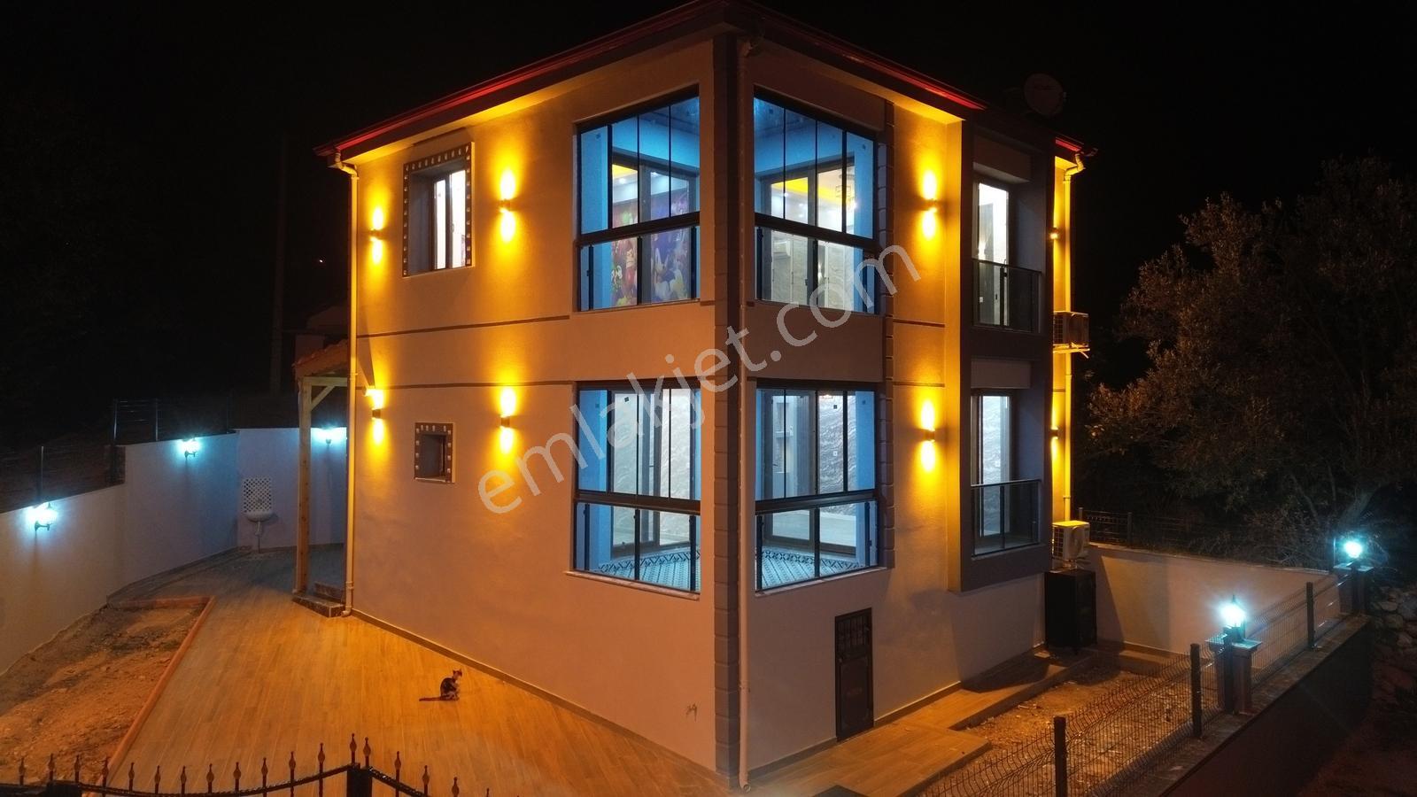 Erz'den Manisa Sancaklı Uzunçınar'da Satılık Sıfır Dubleks Villa - Görsel 11