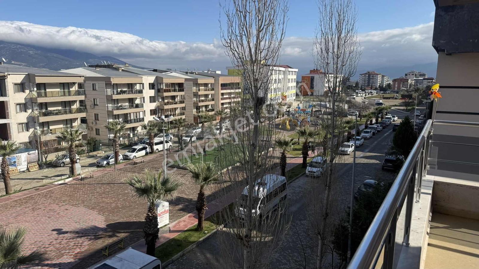 Erzden Kemalpaşa 8 Eylülde Park Cepheli 185 M² 3+1 Geniş Daire - Görsel 2