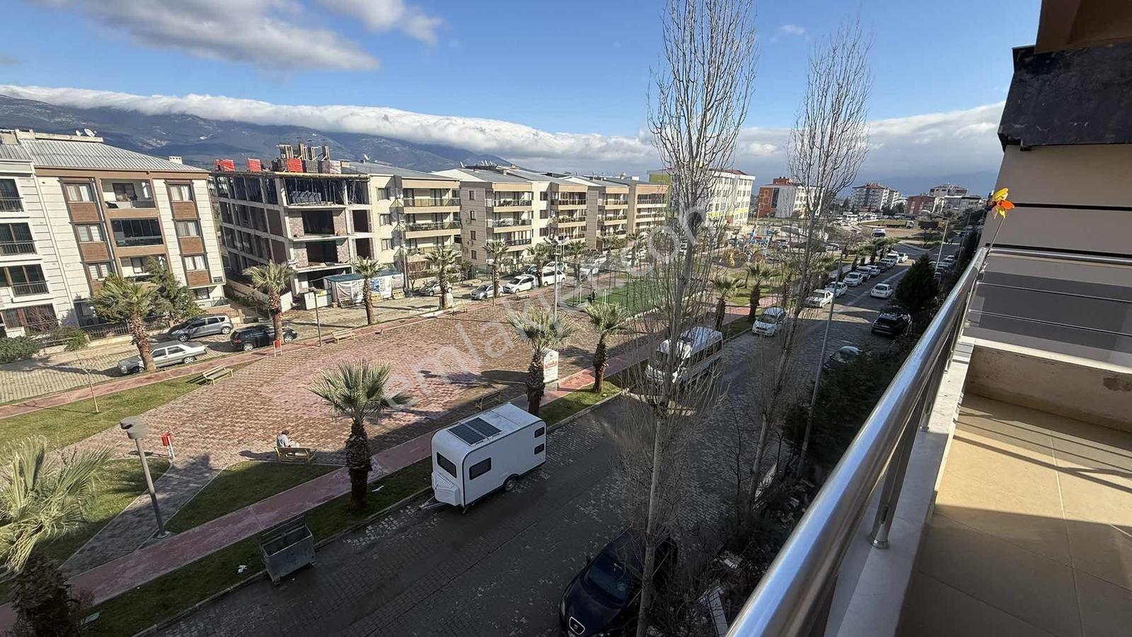 Erzden Kemalpaşa 8 Eylülde Park Cepheli 185 M² 3+1 Geniş Daire - Görsel 4
