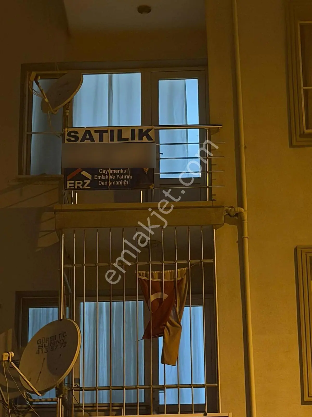 Erzden Akhisarın Kalbinde Ulaşımı Kolay 2 +1 Satılık Daireler - Görsel 6