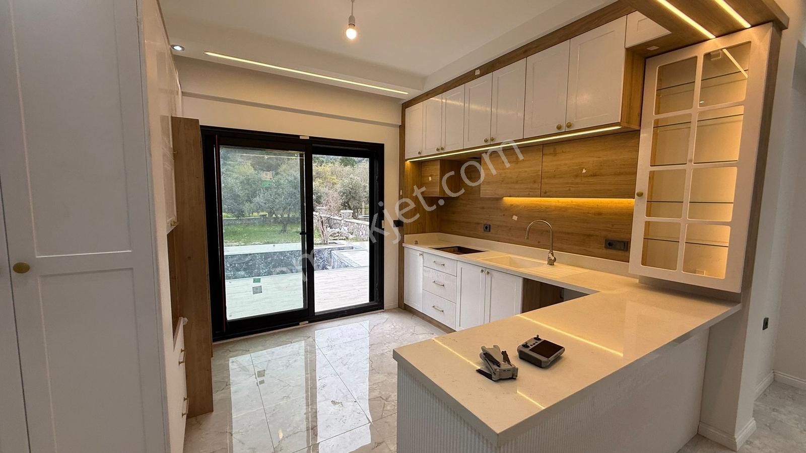 Erzden Şehre Yakın Doğaya Komşu 650 M² Arsa İçinde Lüks Villa - Görsel 24