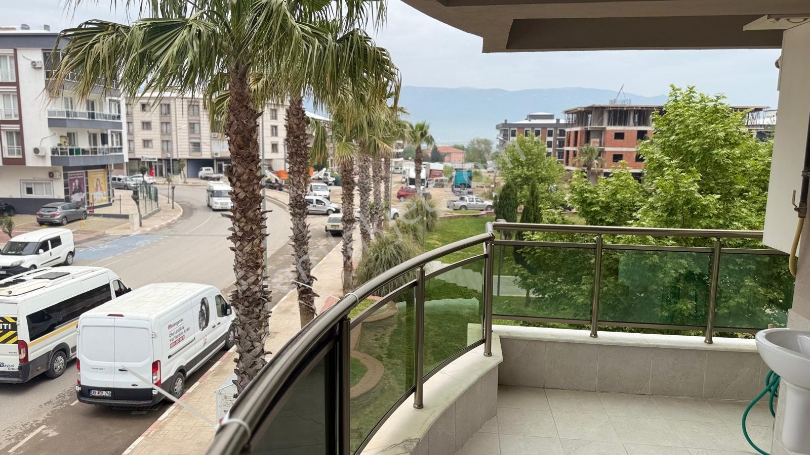 Erzden Kemalpaşa'da Park Cepheli Şık Kiralık 145 M² 3+1 Daire - Görsel 2