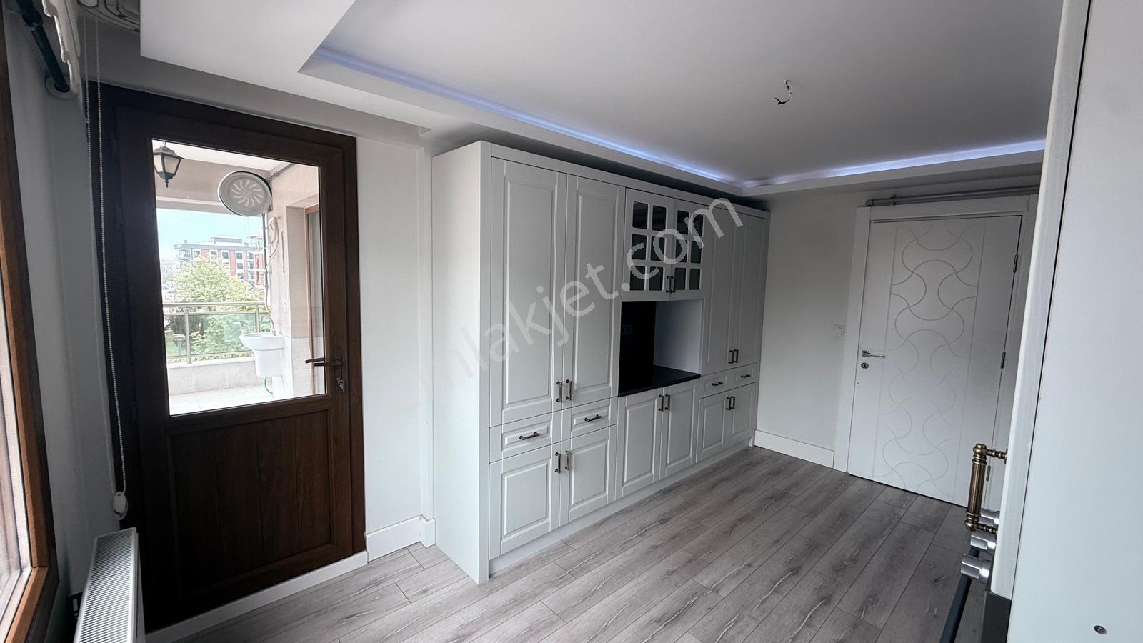 Erzden Kemalpaşa'da Park Cepheli Şık Kiralık 145 M² 3+1 Daire - Görsel 15