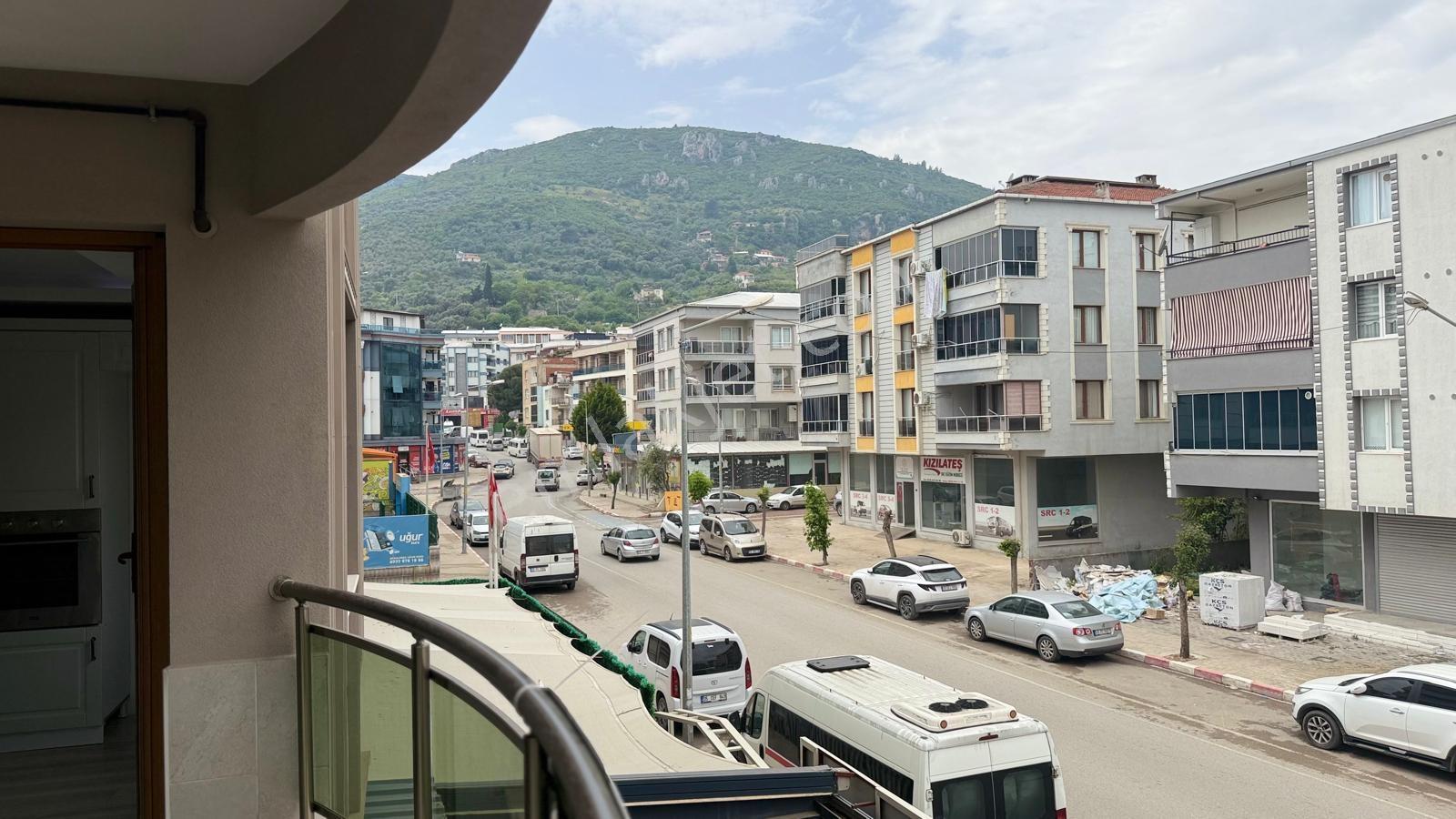 Erzden Kemalpaşa'da Park Cepheli Şık Kiralık 145 M² 3+1 Daire - Görsel 12