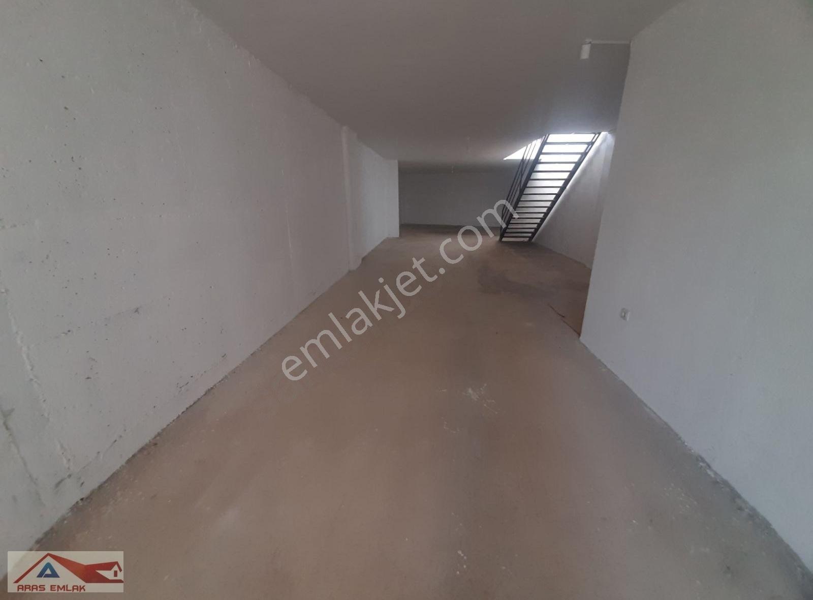 Ana Cadde Üzerinde 3 Katlı 300 M2 Kaçmaz Köşe Başı İşyeri - Görsel 33