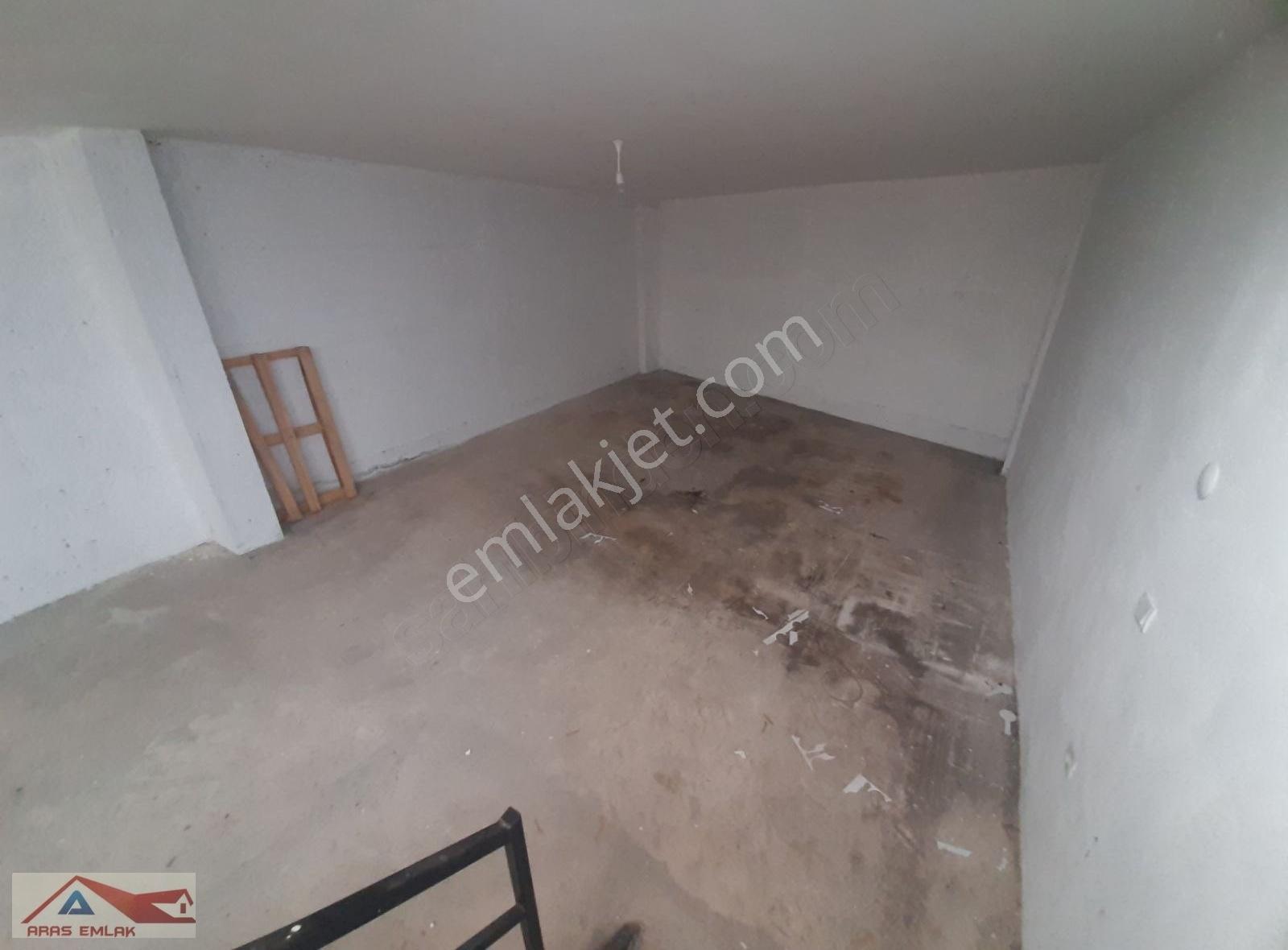 Ana Cadde Üzerinde 3 Katlı 300 M2 Kaçmaz Köşe Başı İşyeri - Görsel 4