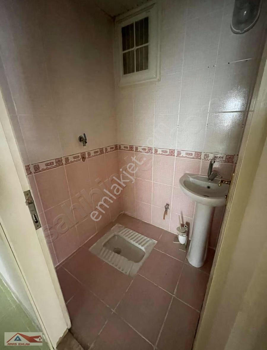 Şehrin İçinde Asansörlü Geniş Ferah Bakımlı 110 M2 2+1 - Görsel 24