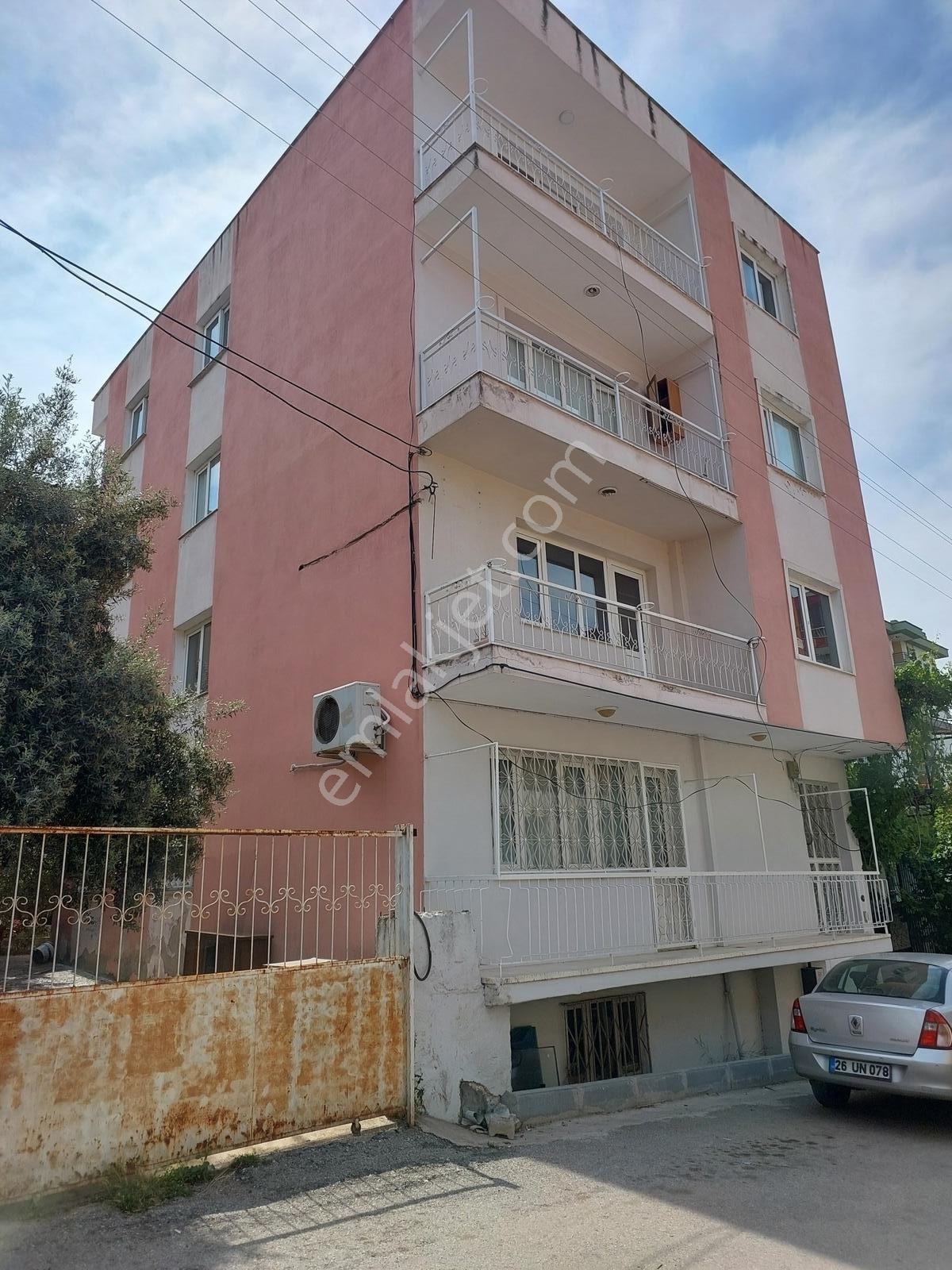 Karşıyaka Elit Sitesi Bakımlı 2+1 110m2 Büyük Kiralık Daire Kanı - Görsel 2