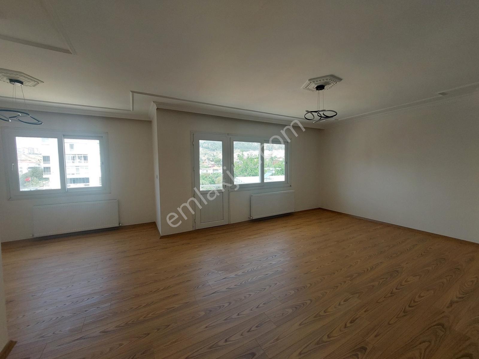 Karşıyaka Elit Sitesi Bakımlı 2+1 110m2 Büyük Kiralık Daire Kanı - Görsel 5