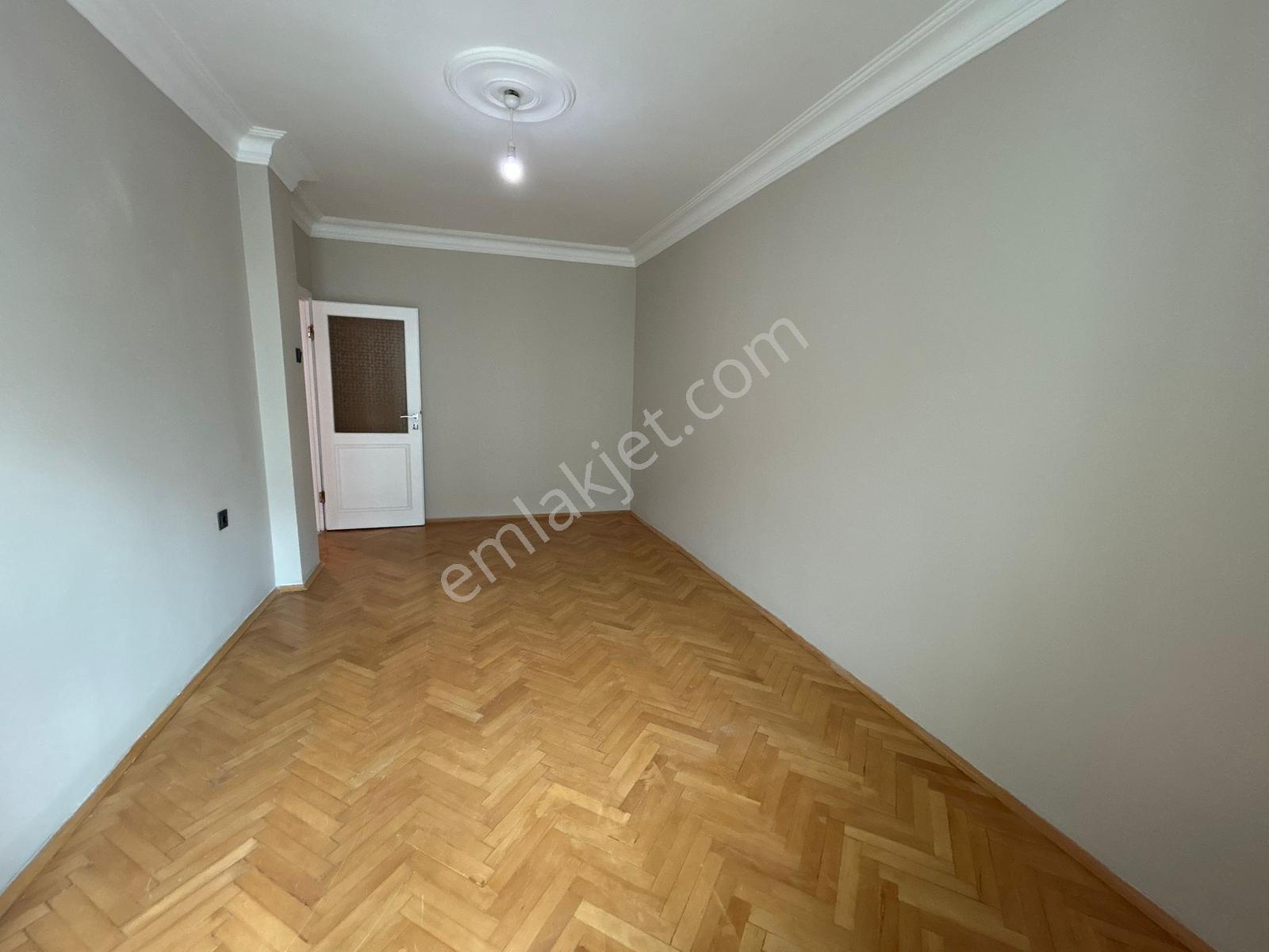 Promade Emlak'tan 56'lar Bölgesinde İçi Yenilenmiş Kiralık 4+1 - Görsel 13