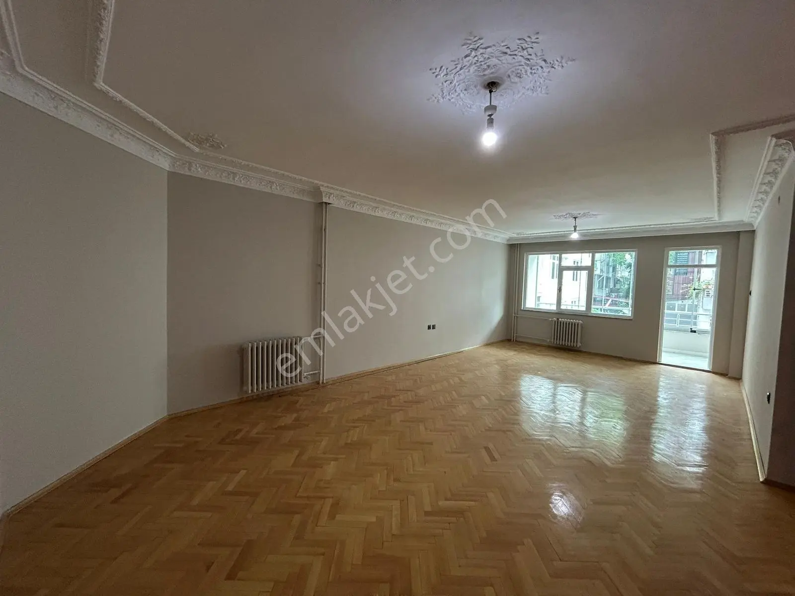 Promade Emlak'tan 56'lar Bölgesinde İçi Yenilenmiş Kiralık 4+1 - Görsel 3