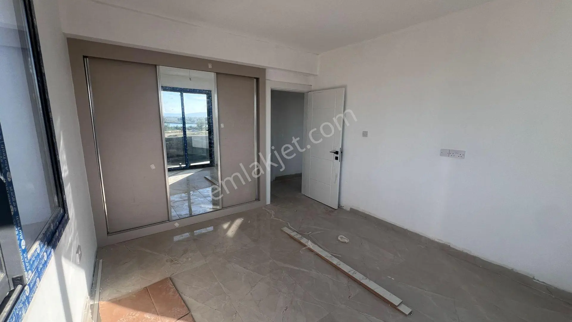 Gazimağusa Merkezde, City Mall Manzaralı Geniş 3+1 Daire! - Görsel 6