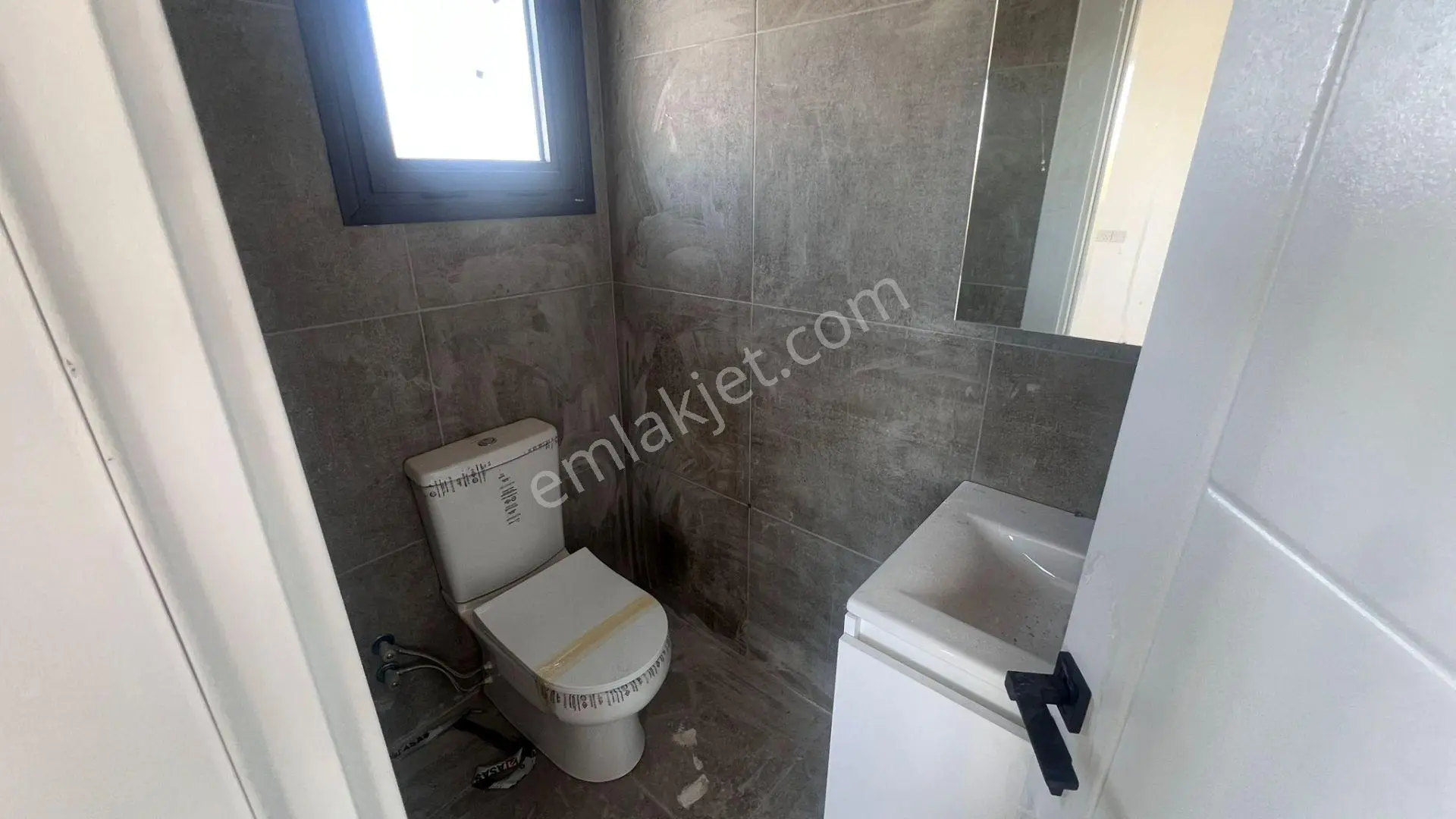 Gazimağusa Merkezde, City Mall Manzaralı Geniş 3+1 Daire!