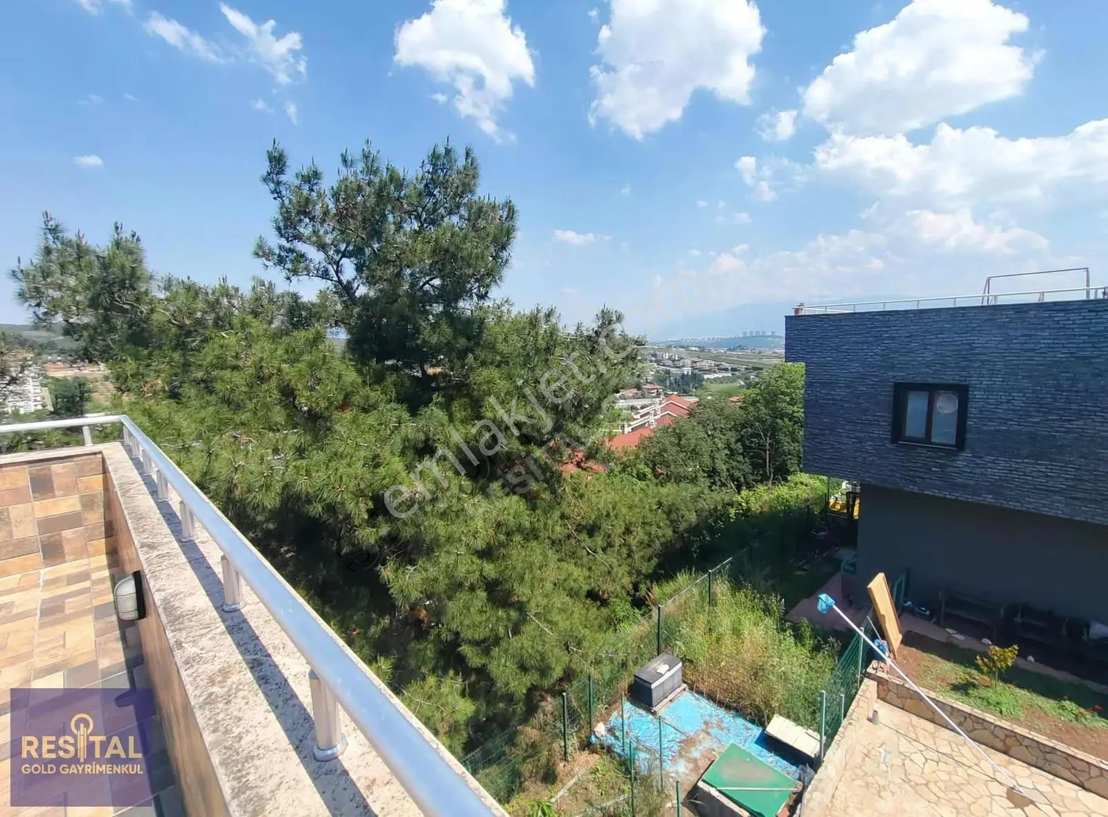 Çağrışanda Merkezi Konumda 6+1 Kiralık Villa - Görsel 3
