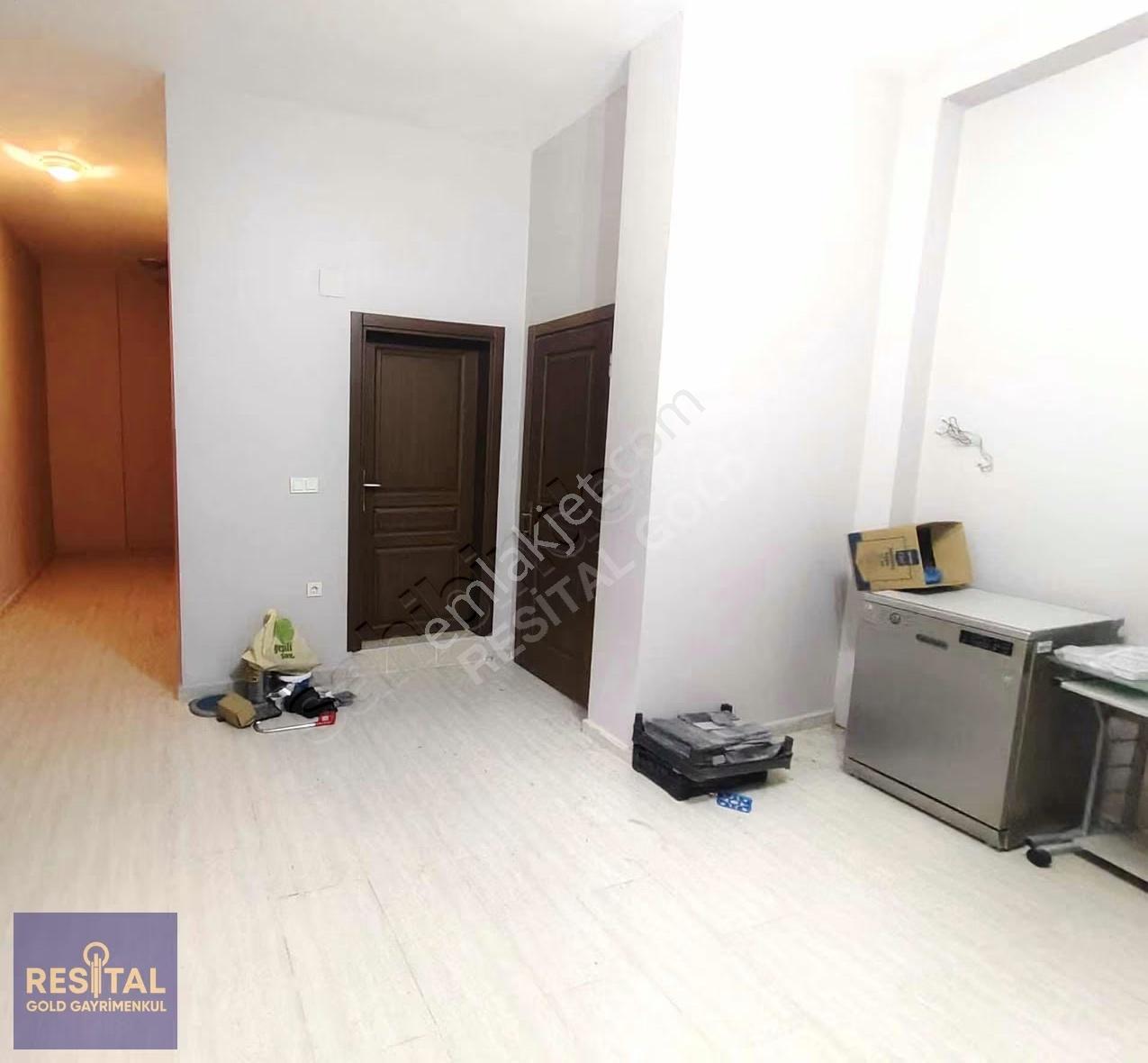 Çağrışanda Merkezi Konumda 6+1 Kiralık Villa - Görsel 18