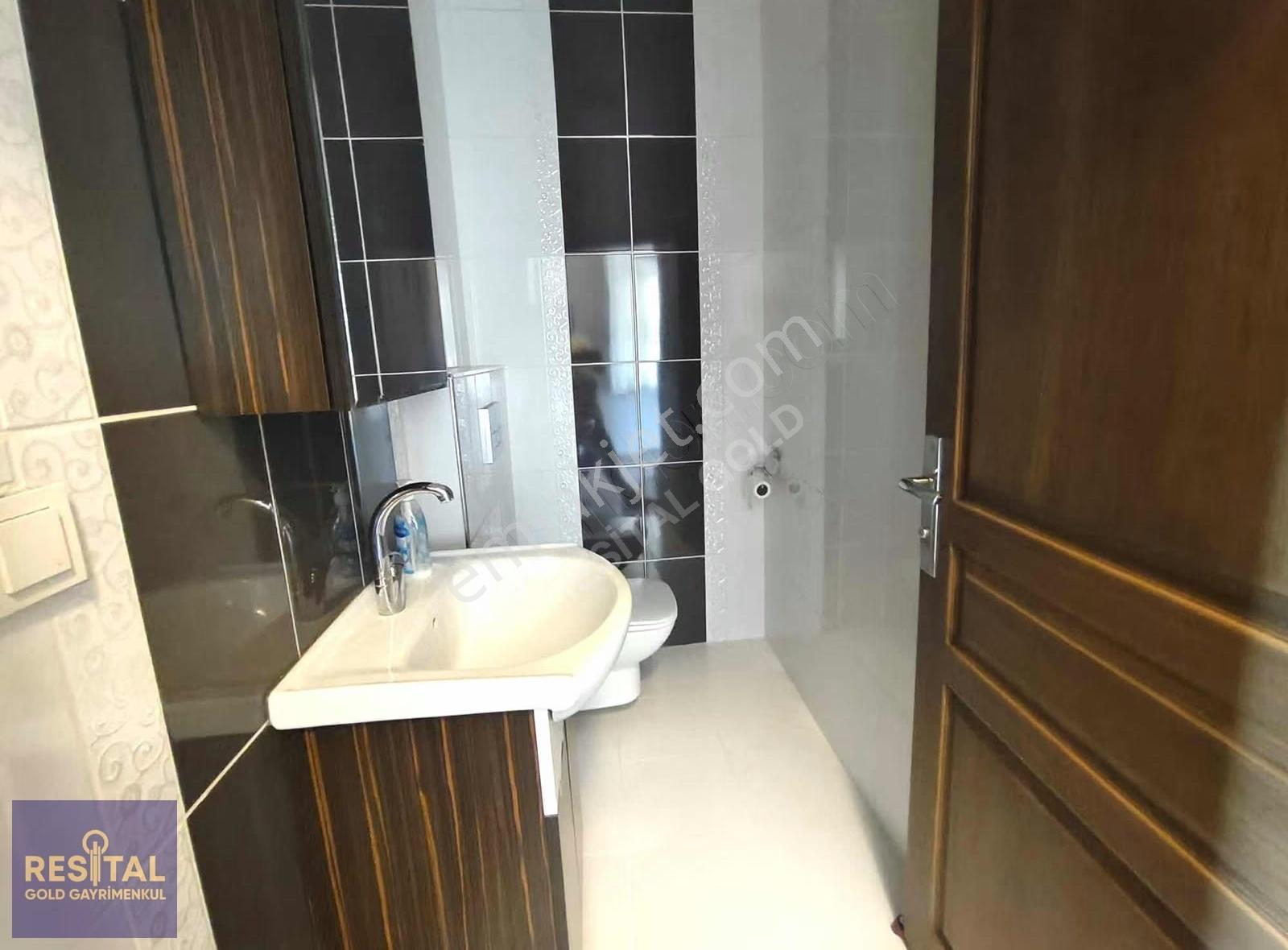 Çağrışanda Merkezi Konumda 6+1 Kiralık Villa - Görsel 14