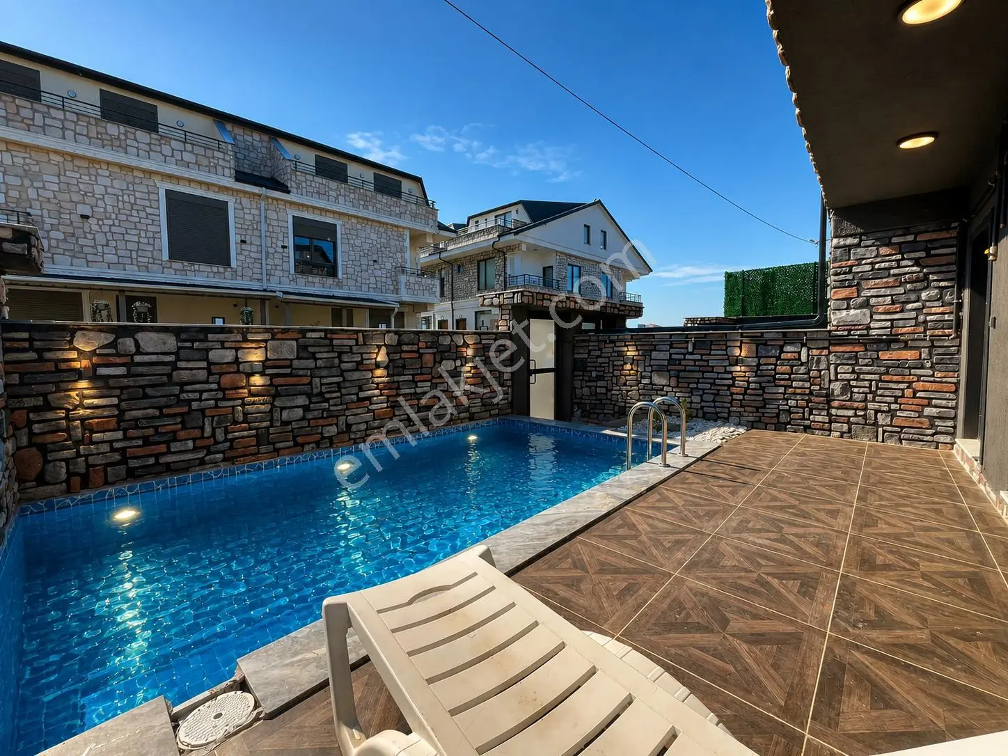 ^^meyra'dan^^konfor Ve Prestiji Bir Arada Sunan Havuzlu Villa^^