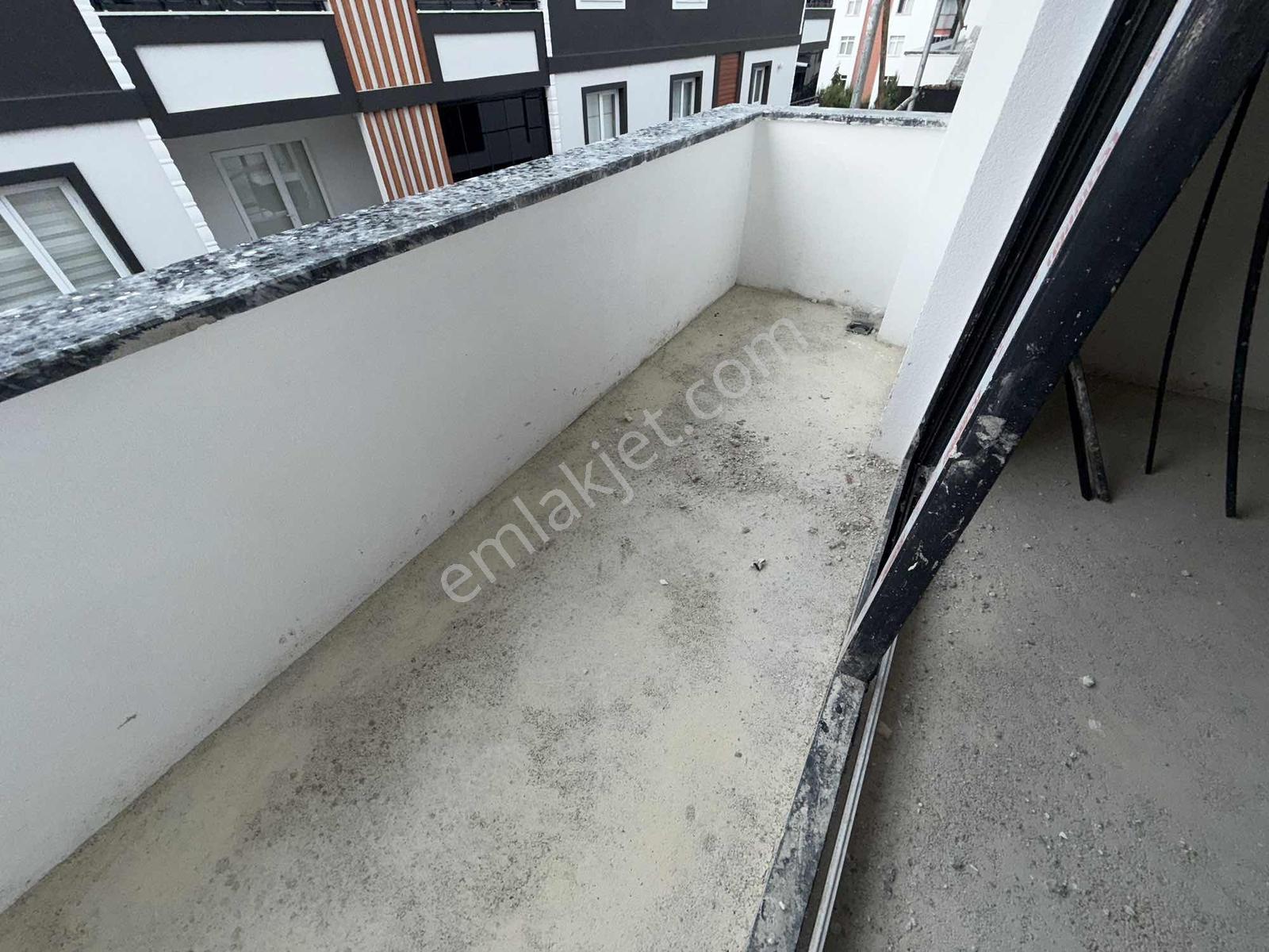 Yağmur Emlaktan Satılık Merkezi Konum Sıfır 3+1 Daire - Görsel 13