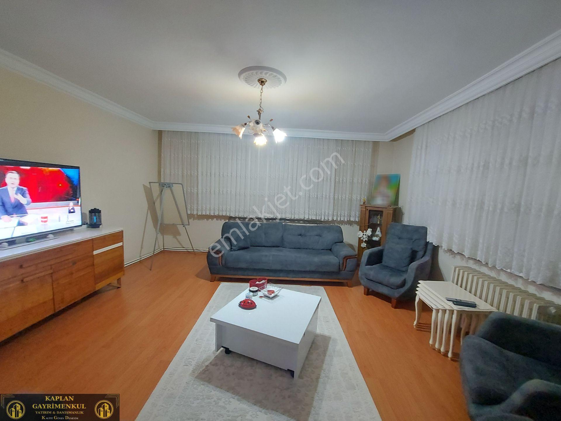 Kaplan Gayrimenkul’den Emek Mh. Ertaş Cad. Altı Sağlık Ocağı Yakını 4+1 160 M² Satılık Arakat Daire