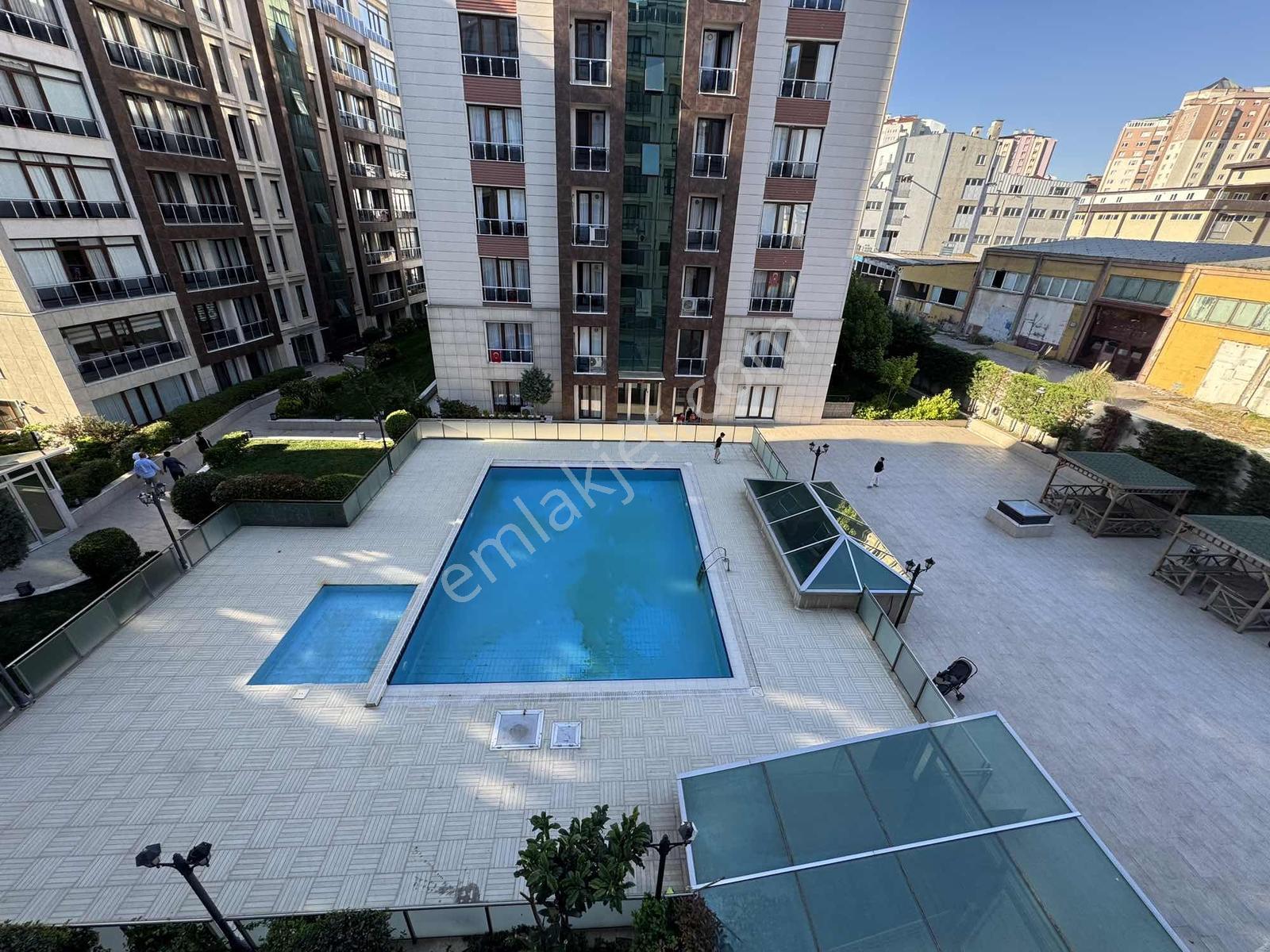 Remax Mahmut Bekdemir Den Prestij Beykent Sitesi Peyzajcephe 2+1 - Görsel 13