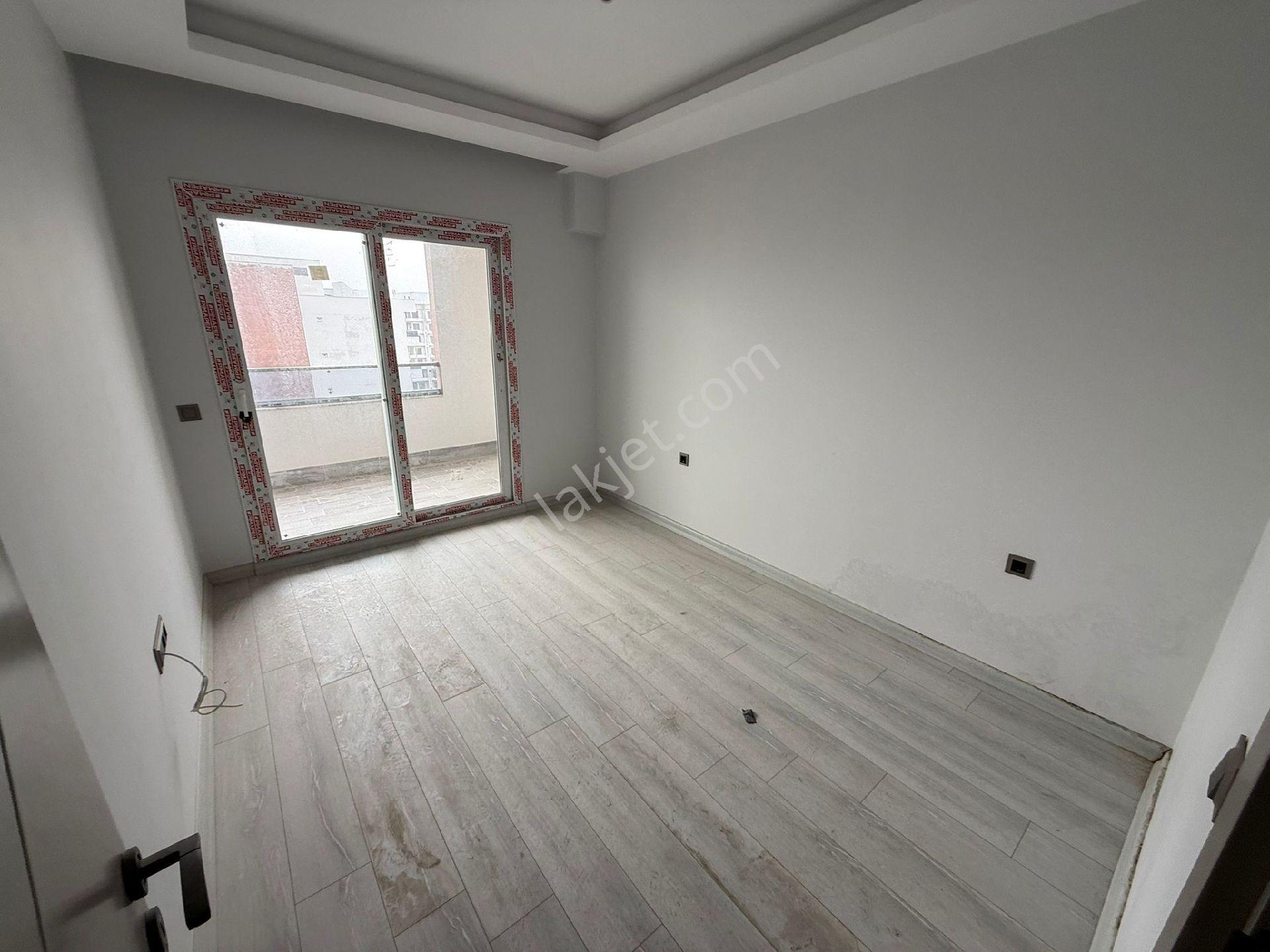 Deniz Manzaralı Gold City İskanlı 60 Metrekare Net Oturumlu 1 - Görsel 4