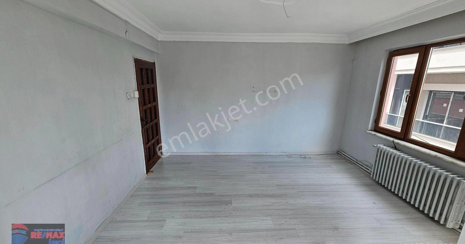 Re/max İnci'den Hasan Basri Çantay'da Kiralık 3+1 Ara Kat Daire - Görsel 5