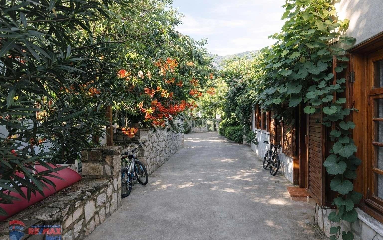 Re/max İnci'den Marmara Adası Çınarlı Mah. Satılık Müstakil Ev Ve Bahçesi - Görsel 28