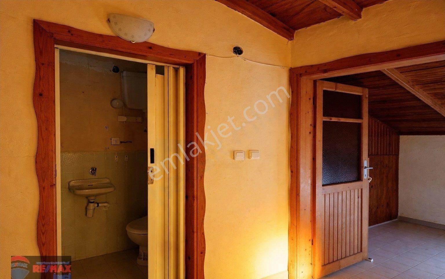 Re/max İnci'den Marmara Adası Çınarlı Mah. Satılık Müstakil Ev Ve Bahçesi - Görsel 24