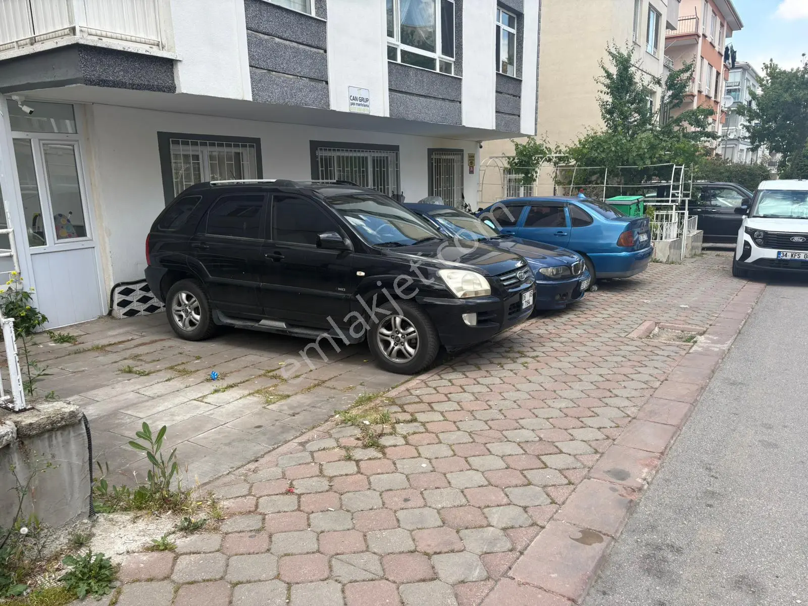 Göral Dan Dikmen Cad. Yanı Polis Evi Yakını 3+1 Yüksek Giriş