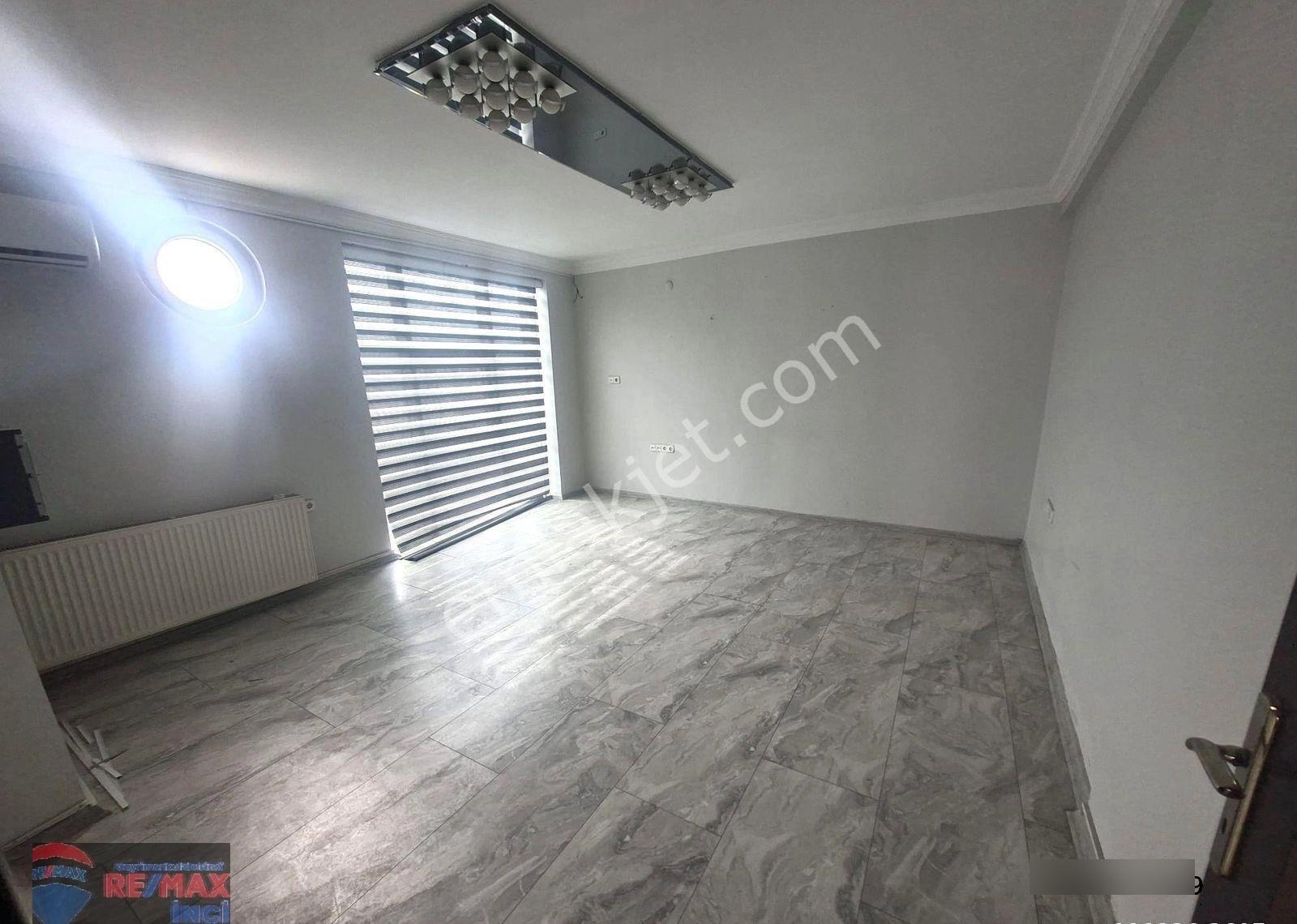 Re/max İnci'den Plevne Mh. Adelet İşhanı Kiralık Ofis&büro - Görsel 4