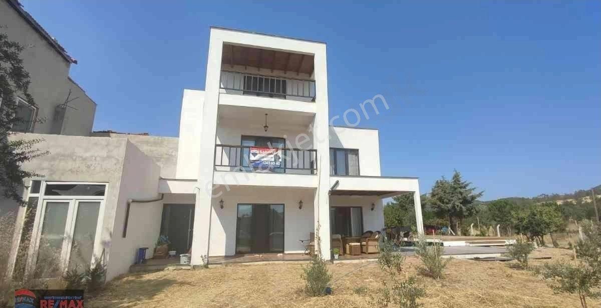 Re/max İnci'den Babakale'de Havuzlu Tripleks Eşyalı Satılık Villa - Görsel 38