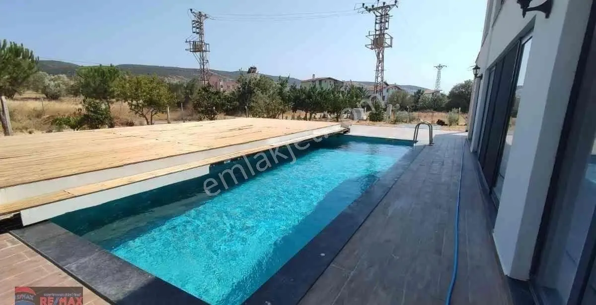 Re/max İnci'den Babakale'de Havuzlu Tripleks Eşyalı Satılık Villa - Görsel 2