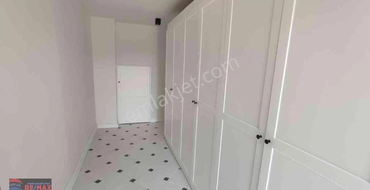 Re/max İnci'den Babakale'de Havuzlu Tripleks Eşyalı Satılık Villa - Görsel 25
