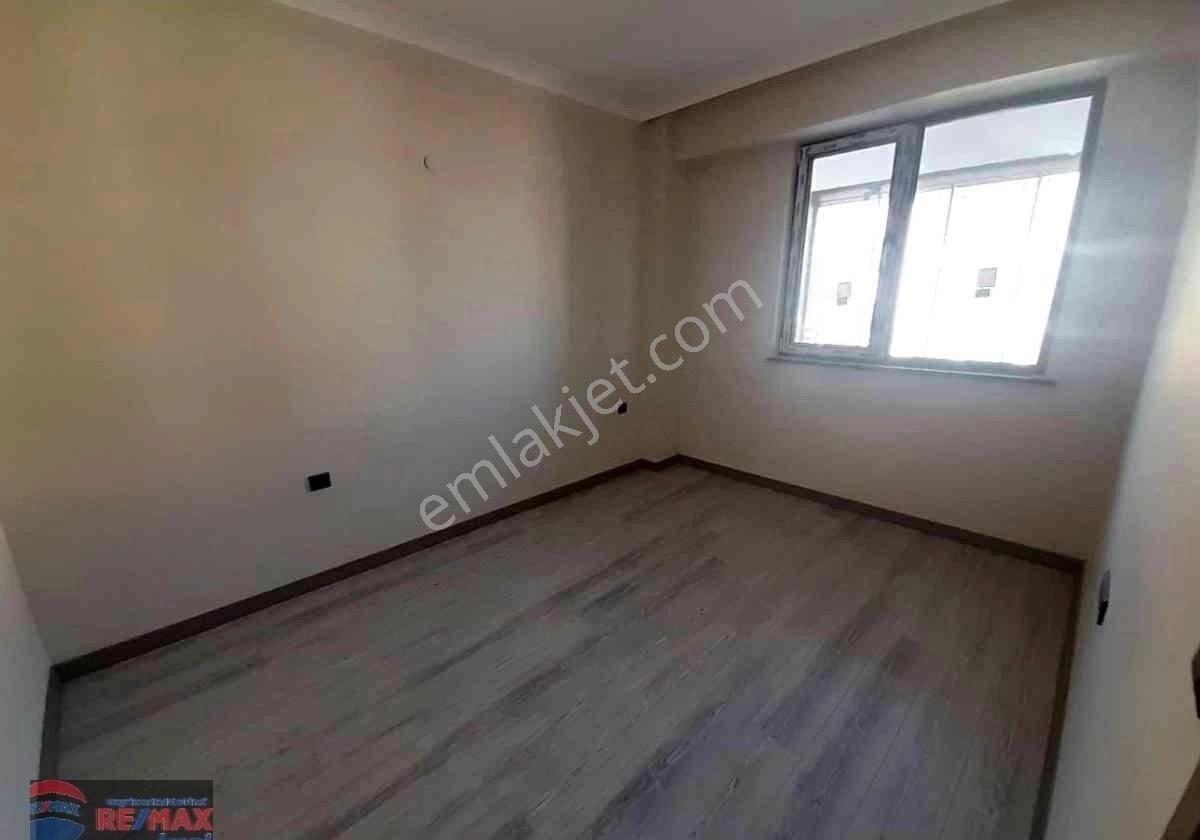 Re/max İnci'den Bandırma Cadde Port'ta Kıralık 1+1 Daire - Görsel 12