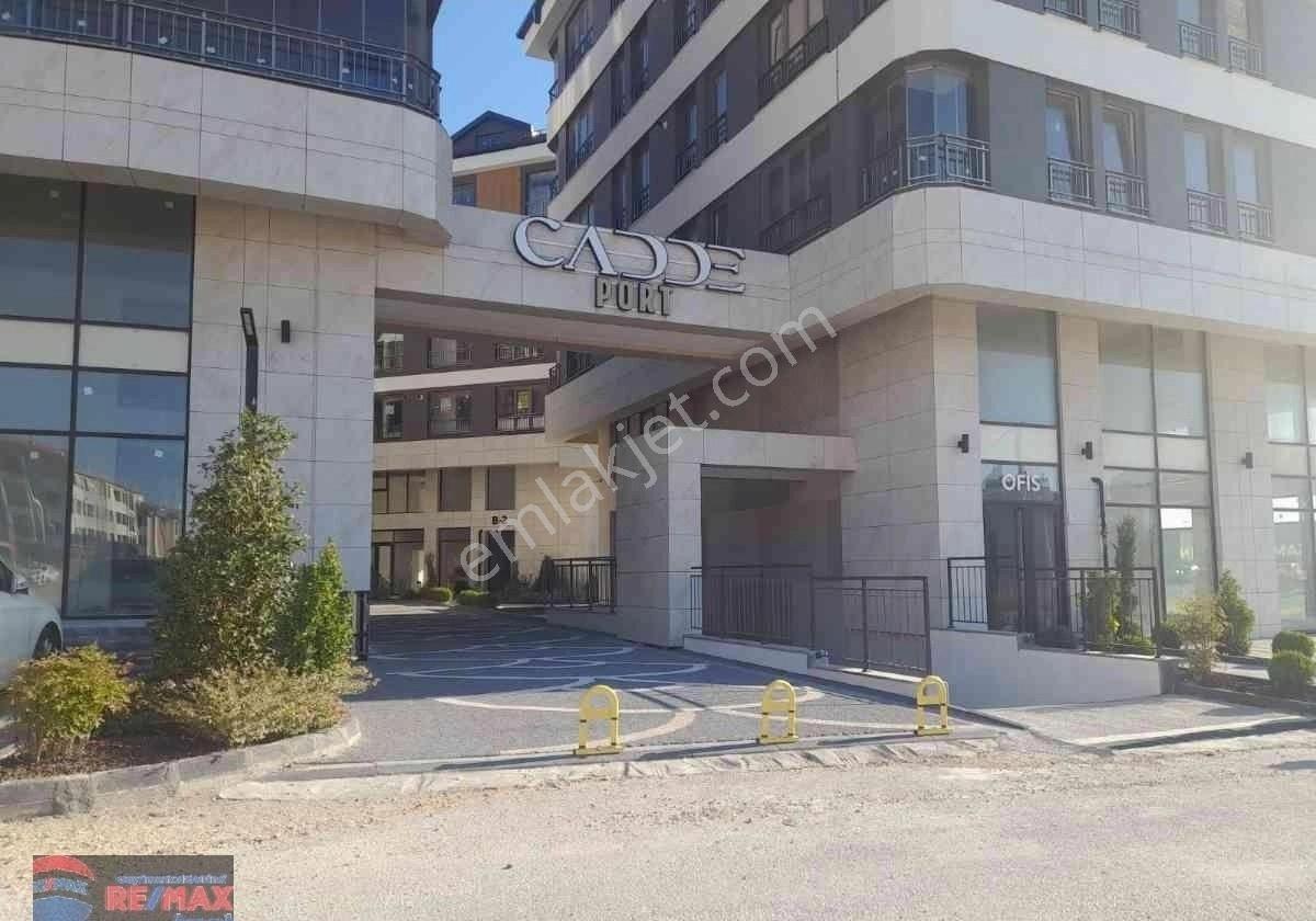 Re/max İnci'den Bandırma Cadde Port'ta Kıralık 1+1 Daire - Görsel 6