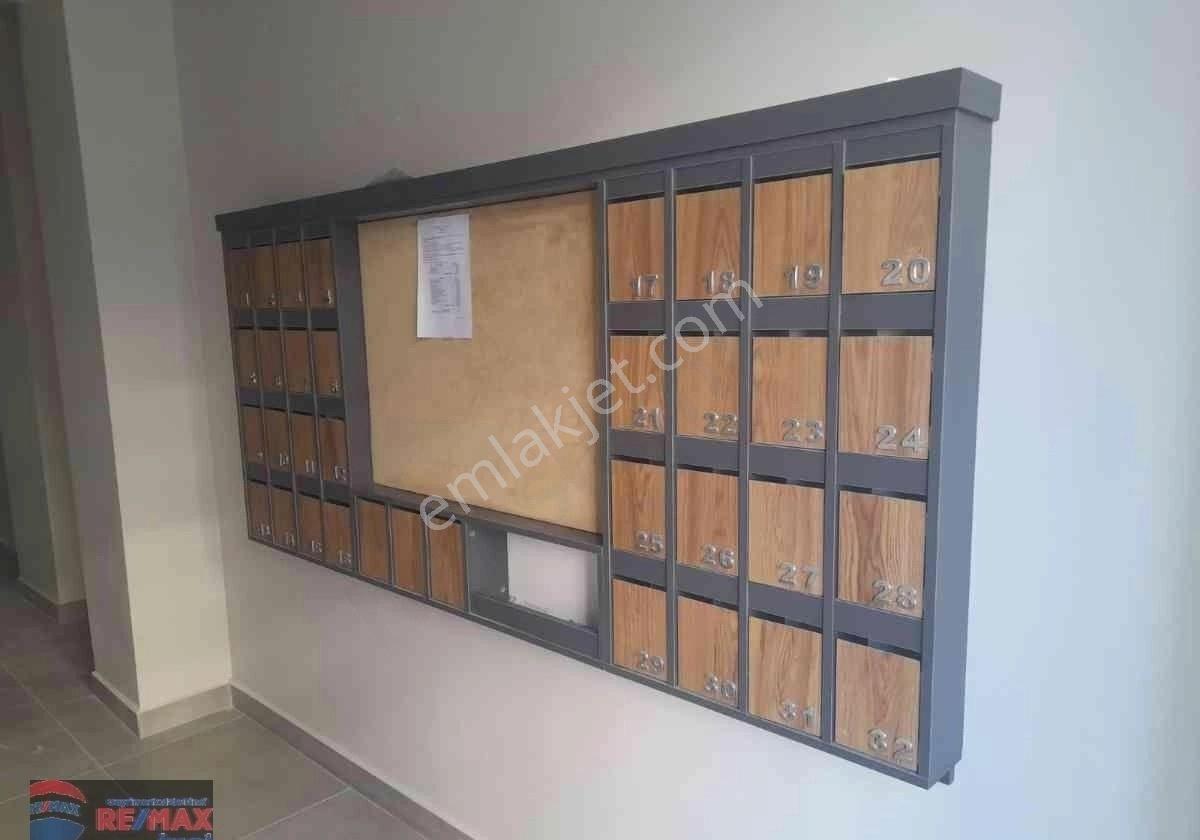Re/max İnci'den Bandırma Cadde Port'ta Kıralık 1+1 Daire - Görsel 3